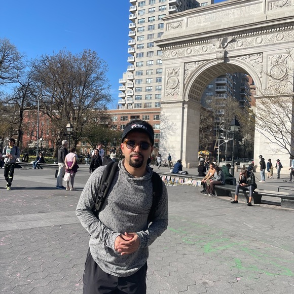 Meet your Posher, Kenneth - Picture 2 of 4